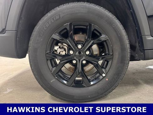 Used 2025 Jeep Grand Cherokee Altitude AWD/4WD image 40