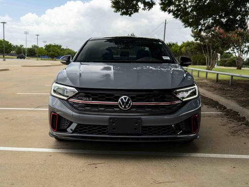Used 2022 Volkswagen Jetta GLI Autobahn FWD image 3