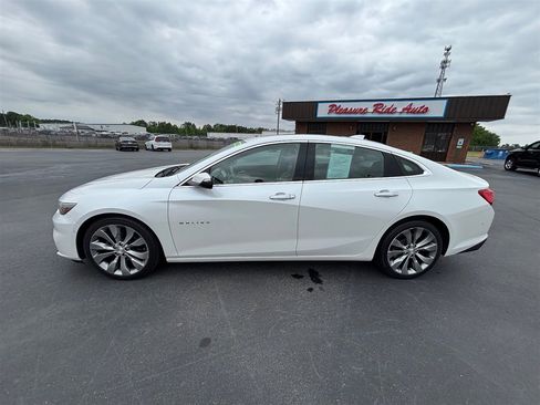 Used 2016 Chevrolet Malibu Premier w/ Driver Confidence Package II FWD image 2