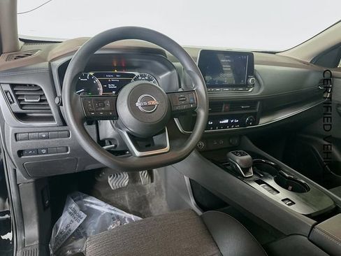Certified 2023 Nissan Rogue SV FWD image 11