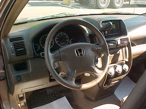 Used 2004 Honda CR-V LX image 15