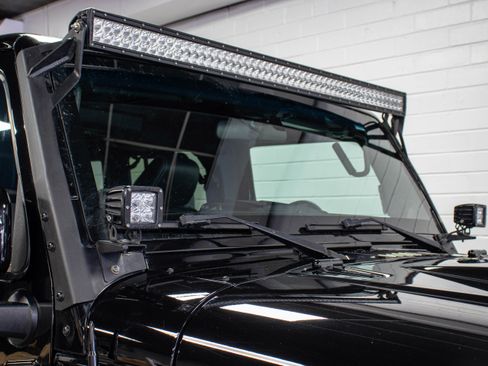 Used 2012 Jeep Wrangler Unlimited Rubicon image 16