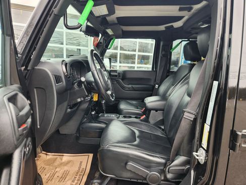 Used 2017 Jeep Wrangler Unlimited Sahara image 24