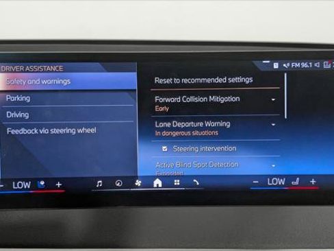 Used 2024 BMW iX xDrive50 w/ Luxury Package AWD/4WD image 27