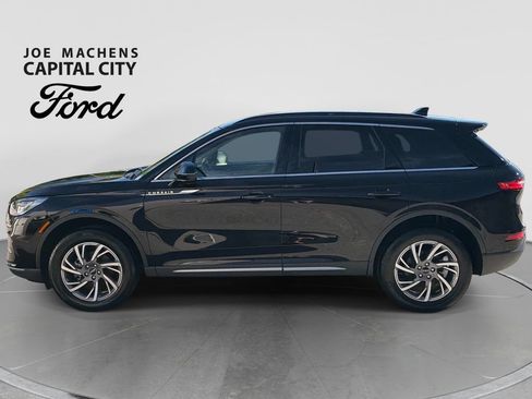 Used 2025 Lincoln Corsair AWD w/ Equipment Group 101A image 8