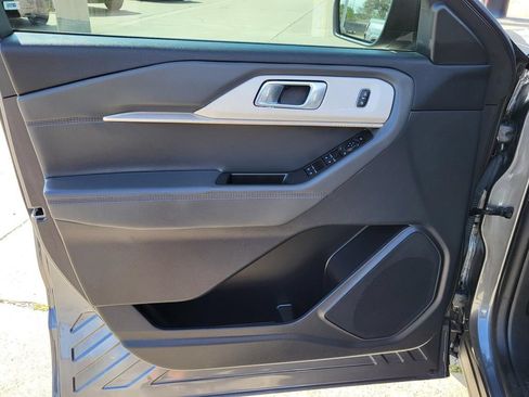 Certified 2025 Ford Explorer Active RWD image 14