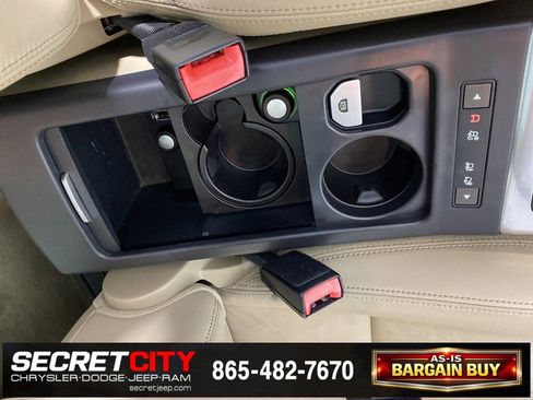 Used 2014 Land Rover LR2 image 24