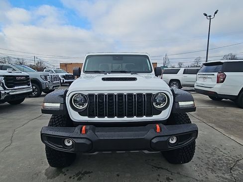 Used 2024 Jeep Gladiator Mojave w/ Safety Group image 3
