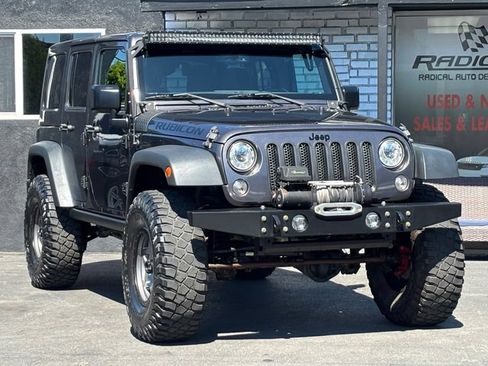 Used 2017 Jeep Wrangler Unlimited Rubicon w/ Connectivity Group image 3