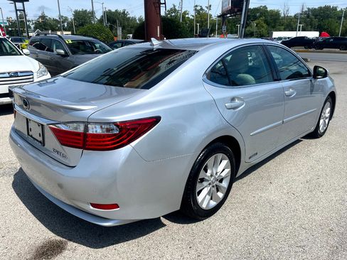 Used 2013 Lexus ES 300h image 5