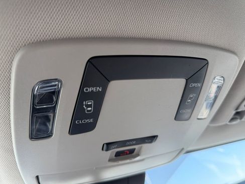 Used 2024 Toyota Sienna LE image 21