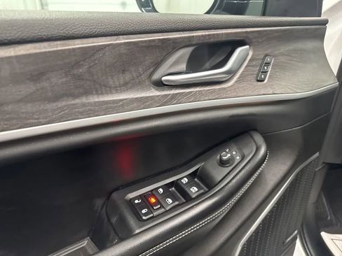 Used 2023 Jeep Grand Cherokee 4WD 4xe image 10