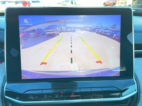 Used 2024 Jeep Compass Latitude image 11