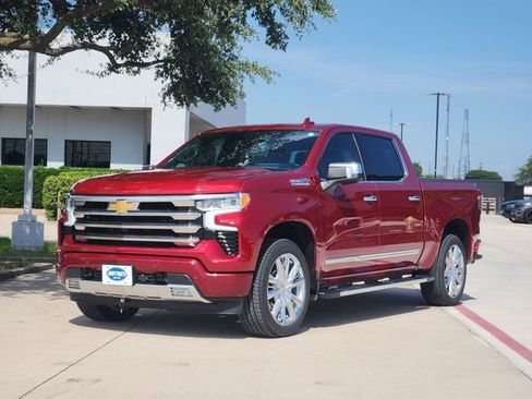 Used 2024 Chevrolet Silverado 1500 High Country w/ Technology Package AWD/4WD image 2