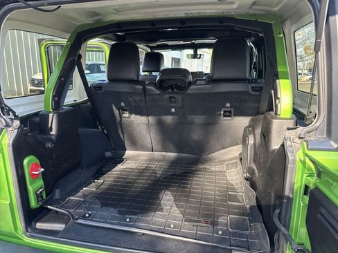 Used 2019 Jeep Wrangler Unlimited Rubicon w/ Dual Top Group image 12