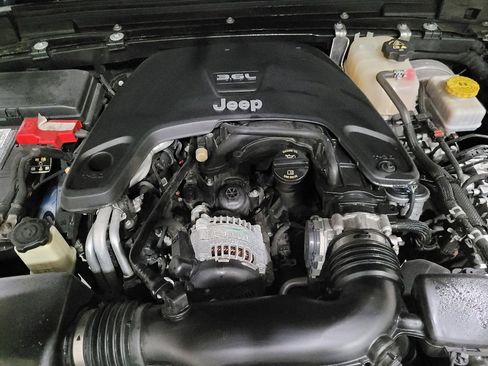 Used 2020 Jeep Wrangler Unlimited Sport AWD/4WD image 30