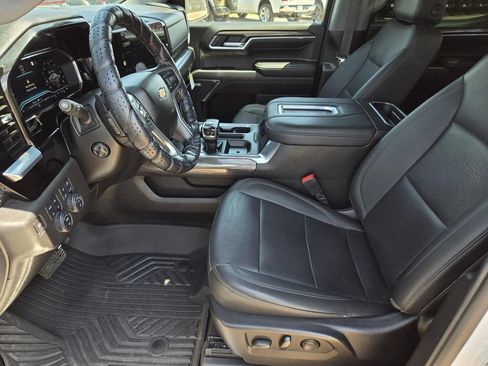 Used 2022 Chevrolet Silverado 1500 LTZ AWD/4WD image 30