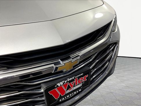 Used 2021 Chevrolet Malibu LT FWD image 33