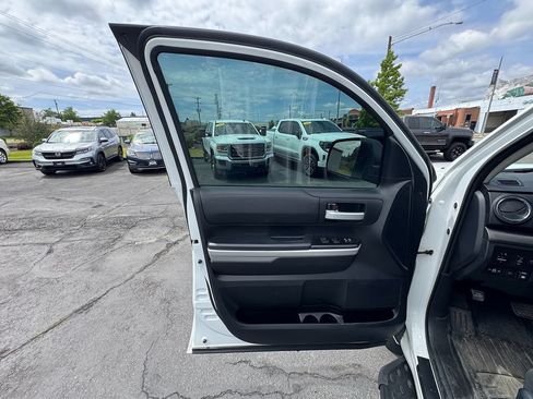 Used 2019 Toyota Tundra SR5 AWD/4WD image 14