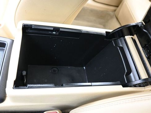 Used 2017 Toyota Camry XLE image 22