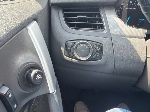 Used 2013 Ford Edge SEL FWD image 25