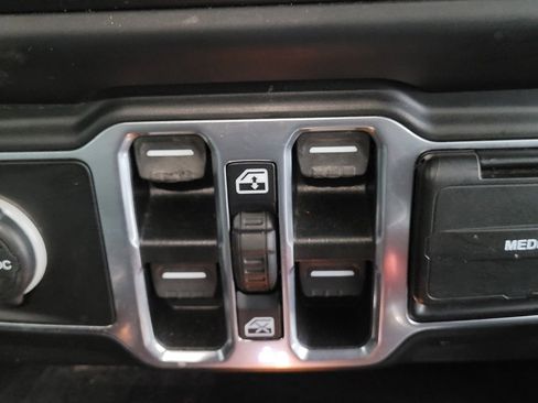 Used 2020 Jeep Wrangler Unlimited Sport S AWD/4WD image 27