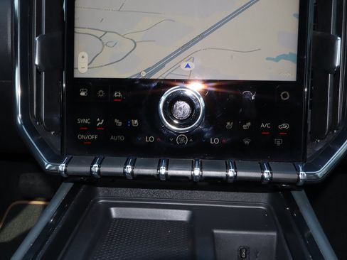 Used 2025 GMC Acadia AT4 w/ Super Cruise Package AWD/4WD image 11