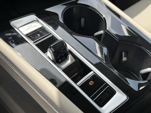 Used 2025 Volkswagen Atlas SEL Premium R-Line image 26