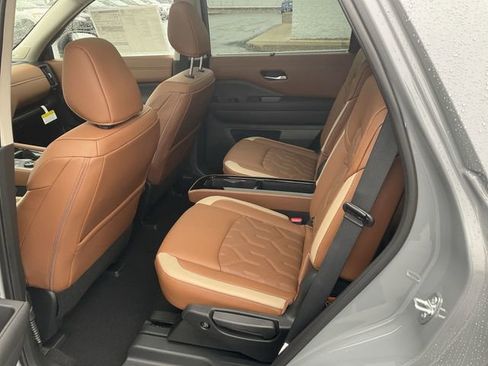 New 2026 Nissan Pathfinder Platinum image 13
