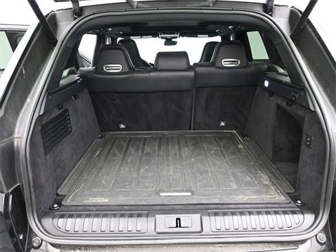 Used 2021 Land Rover Range Rover Sport SVR image 19