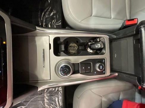 Used 2021 Ford Explorer XLT AWD/4WD image 20