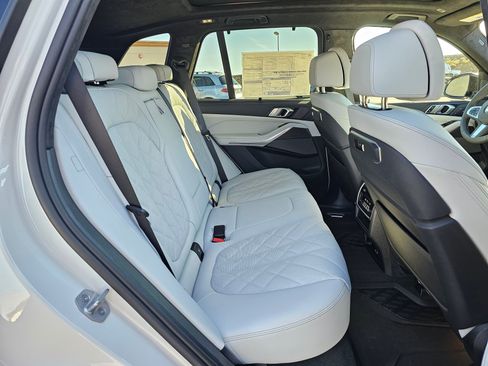 New 2026 BMW X5 xDrive40i w/ M Sport Package image 14