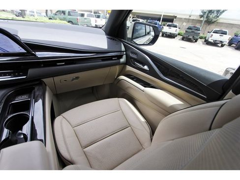 Used 2021 Cadillac Escalade Premium Luxury w/ LPO, Illumination Package RWD image 10