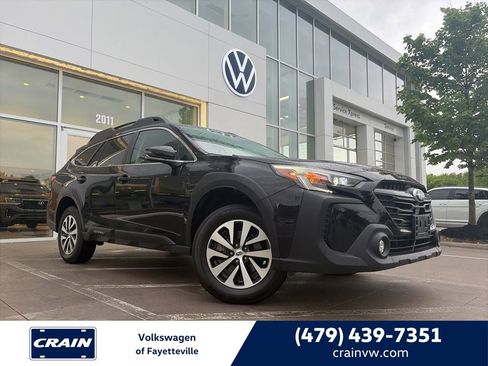 Used 2025 Subaru Outback Premium AWD/4WD image 1