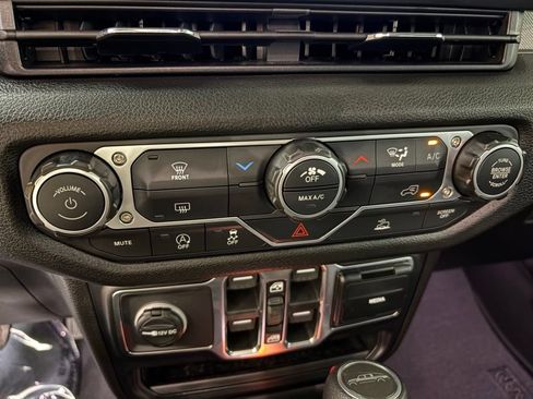 New 2026 Jeep Gladiator Sport AWD/4WD image 26