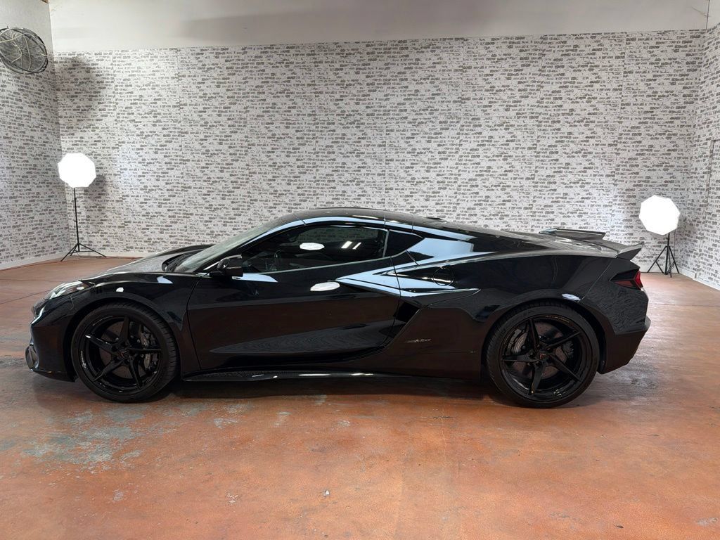 Used 2025 Chevrolet Corvette E-Ray w/ ZER Performance Package AWD/4WD image 4