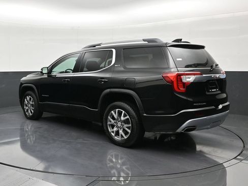 Used 2022 GMC Acadia SLT w/ Preferred Package FWD image 3