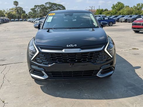 Certified 2025 Kia Sportage EX image 3