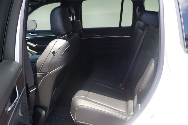 New 2026 Jeep Grand Cherokee Limited AWD/4WD image 12