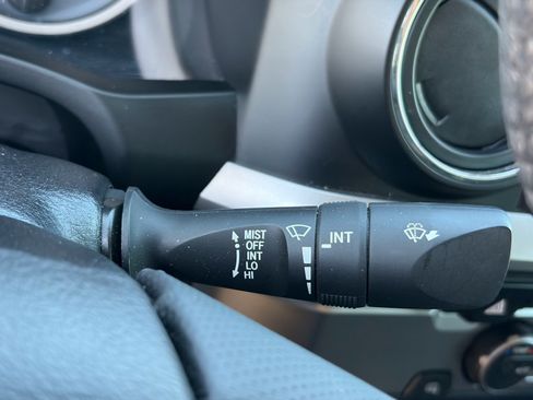 Used 2021 Toyota Tacoma SR5 RWD image 23