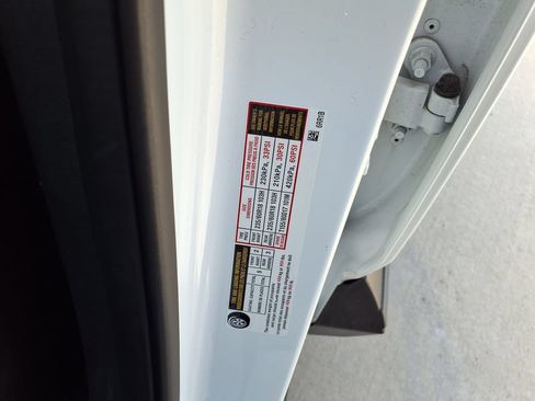 Used 2024 Nissan Rogue SV FWD image 39