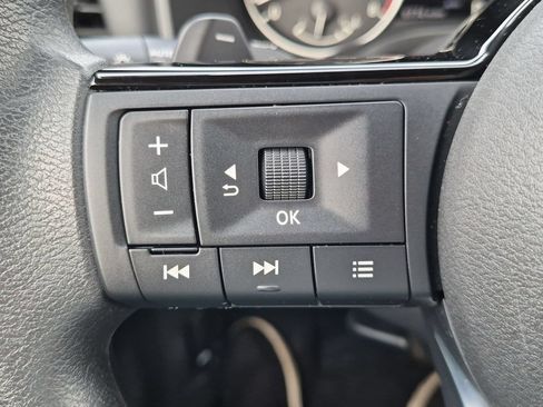 Used 2023 Nissan Rogue SV AWD/4WD image 14