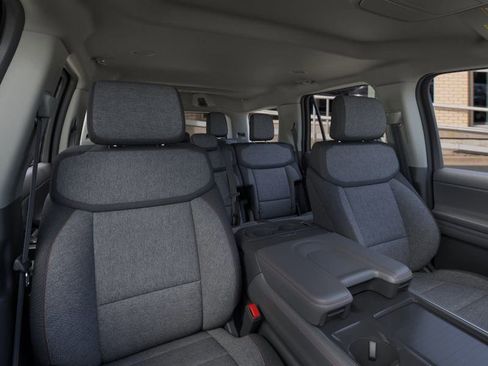 New 2025 Ford Expedition Active image 12