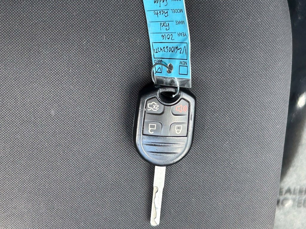 Used 2016 Ford Fiesta SE FWD image 37