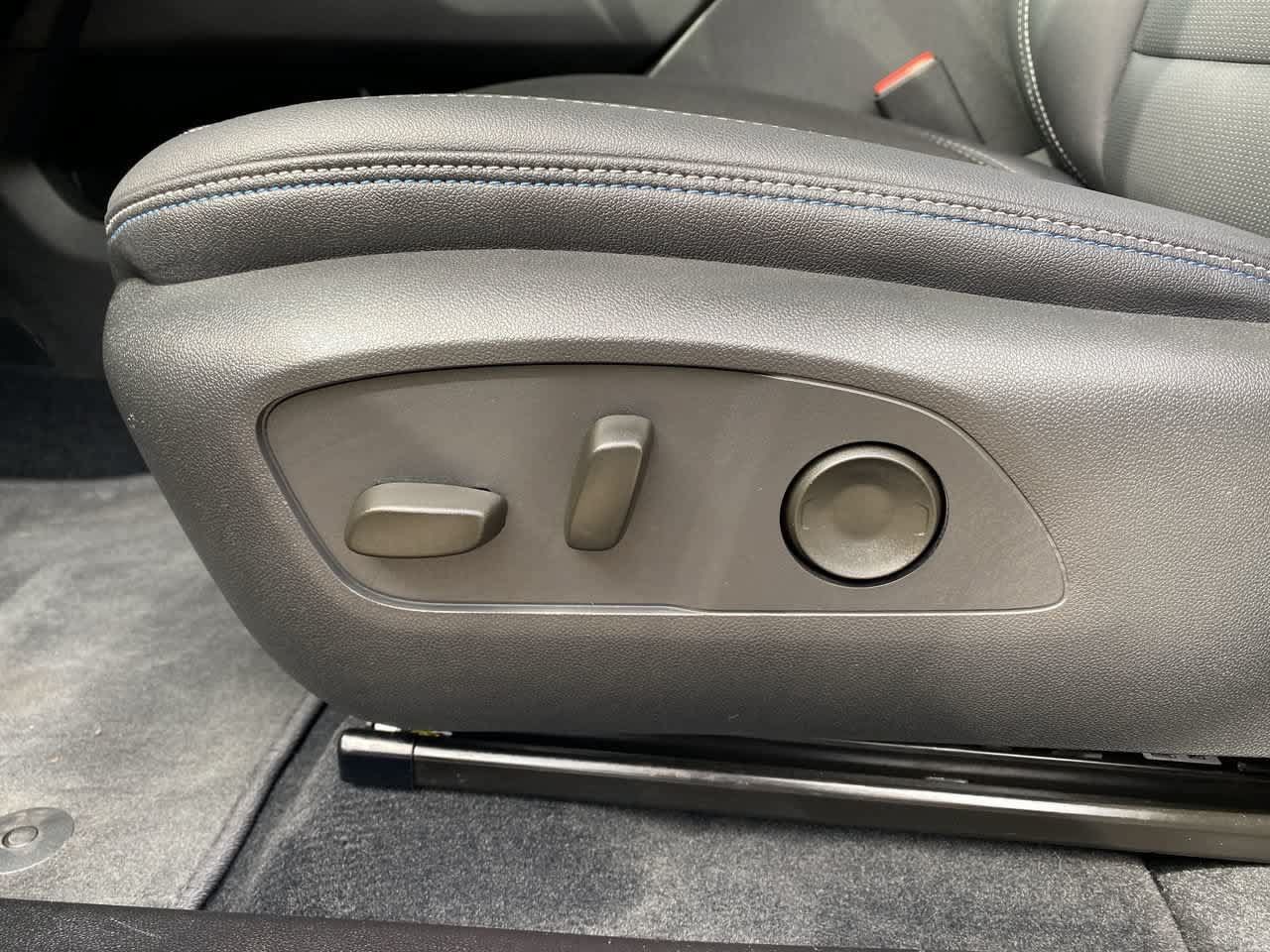 Used 2026 Chevrolet Equinox EV LT FWD image 14