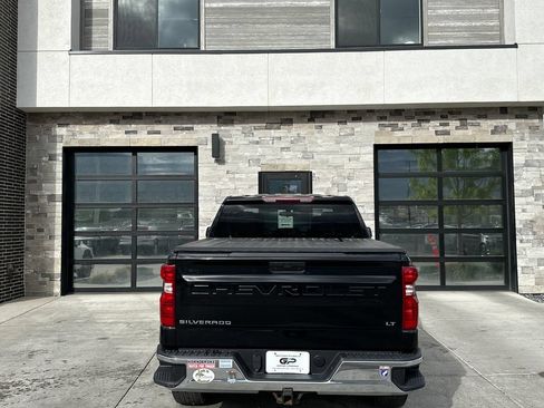 Used 2022 Chevrolet Silverado 1500 LT AWD/4WD image 4