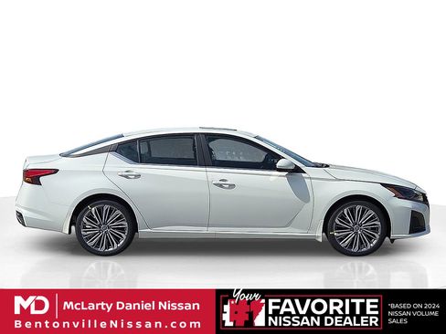 New 2026 Nissan Altima 2.5 SV FWD image 6