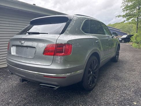 Used 2018 Bentley Bentayga Activity image 9