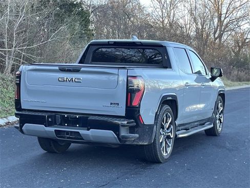 Used 2024 GMC Sierra EV Denali image 5