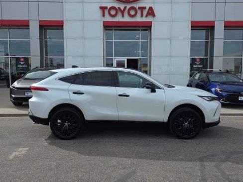 Used 2023 Toyota Venza Nightshade image 6